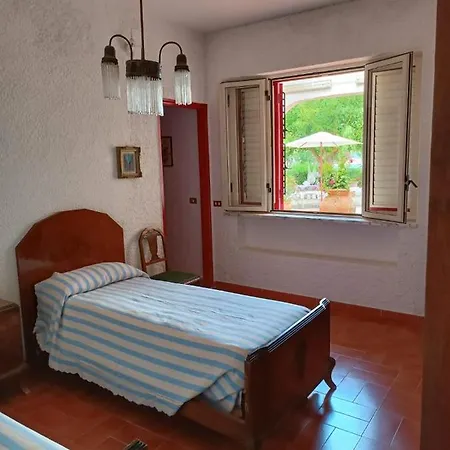 Giusi - Bifamiliare Sul Mare Ferienhaus *